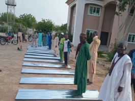 NIGERIANS REACT AS JIGAWA LG CHAIRMAN SHARES ONE ROOFING SHEET EACH TO CONSTITUENTS AS EMPOWERMENT