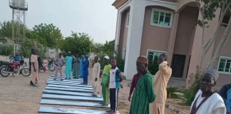 NIGERIANS REACT AS JIGAWA LG CHAIRMAN SHARES ONE ROOFING SHEET EACH TO CONSTITUENTS AS EMPOWERMENT